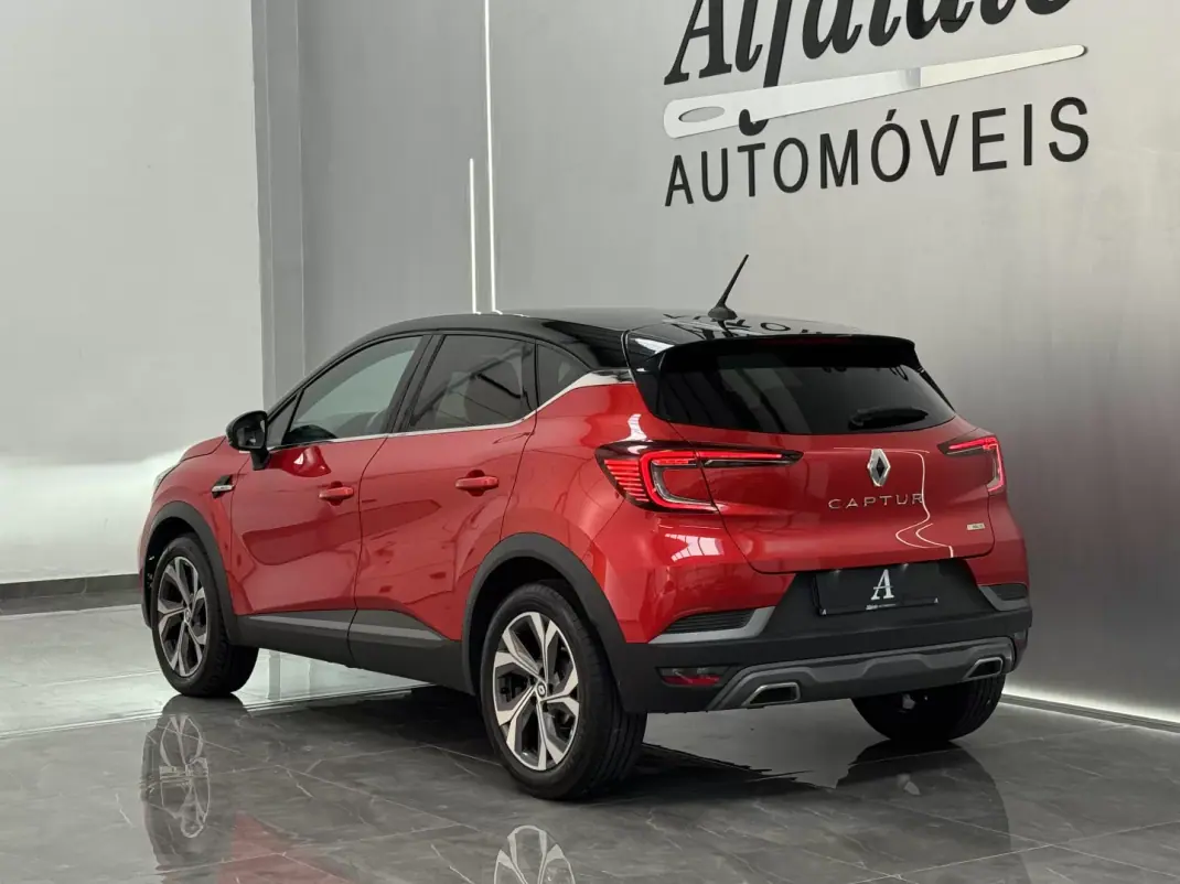 Renault Captur 2022 - 18990 EUR, 66900 km - 66900km - foto 3 de 32