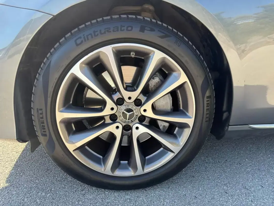 Mercedes-Benz E 300 2019 - 25900 EUR, 138000 km - 138000km - foto 15 de 33