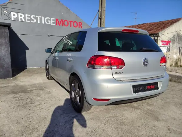 Volkswagen Golf 2012 - 11750 EUR, 153000 km - AUTO.MOTO.pt - 153000km - foto 6 de 19