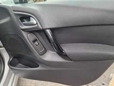 Citroën C3 2015 - 9990 EUR, 112000 km - AUTO.MOTO.pt - 112000km - foto 11 de 12