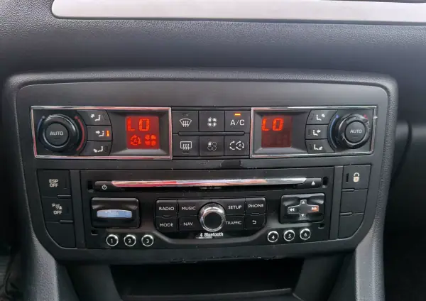 Citroën C5 Tourer 2013 - 6490 EUR, 287350 km - AUTO.MOTO.pt - 287350km - foto 22 de 31