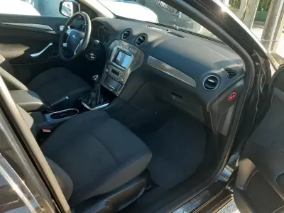 Ford Mondeo SW 2010 - 7400 EUR, 217000 km - AUTO.MOTO.pt - 217000km - foto 22 de 33