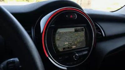 MINI 3 Portas 2016 - 13999 EUR, 89000 km - 89000km - foto 21 de 23