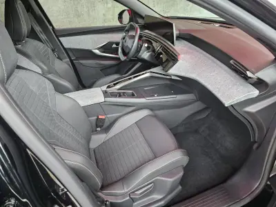 Peugeot 3008 2024 - 29999 EUR, 25000 km - AUTO.MOTO.pt - 25000km - foto 9 de 16