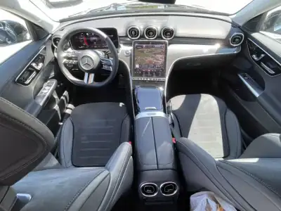 Mercedes-Benz C 300e 2024 - 54750 EUR, 5253 km - AUTO.MOTO.pt - 5253km - foto 9 de 15