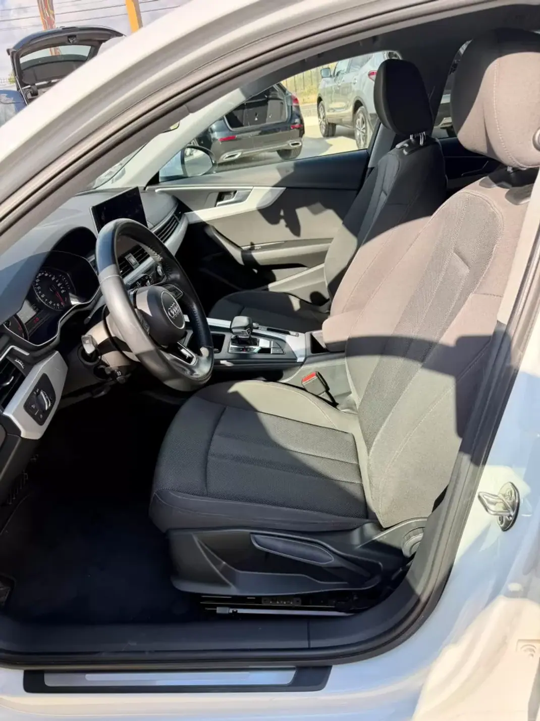 Audi A4 Avant 2020 - 26900 EUR, 165000 km - 165000km - foto 22 de 28