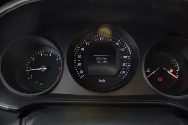Renault Mégane 2017 - 11990 EUR, 106500 km - AUTO.MOTO.pt - 106500km - foto 12 de 19