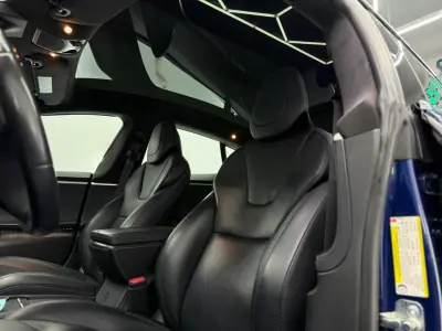 Tesla Model S 2018 - 19500 EUR, 260000 km - AUTO.MOTO.pt - 260000km - foto 19 de 23