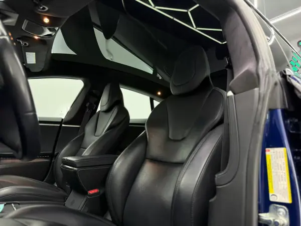 Tesla Model S 2018 - 19500 EUR, 260000 km - AUTO.MOTO.pt - 260000km - foto 19 de 23