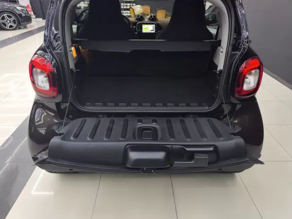 Smart ForTwo Coupé 2018 - 12450 EUR, 110509 km - AUTO.MOTO.pt - 110509km - foto 14 de 33
