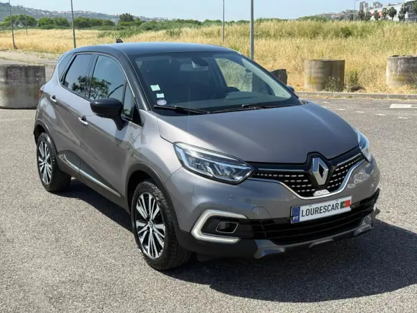 Renault Captur 2017 - 13995 EUR, 95250 km - AUTO.MOTO.pt - 95250km - foto 20 de 48