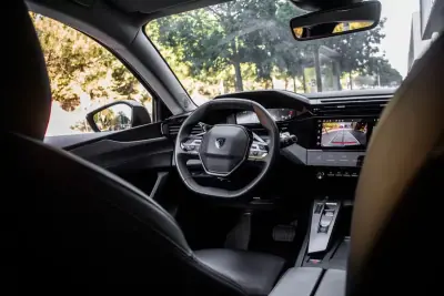 Peugeot 308 SW 2023 - 23790 EUR, 59725 km - AUTO.MOTO.pt - 59725km - foto 32 de 45