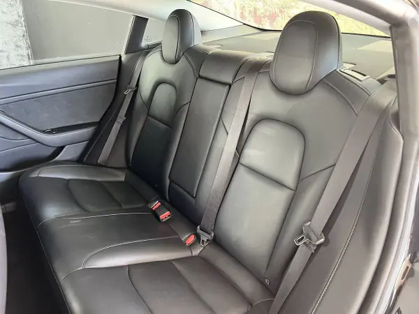 Tesla Model 3 2020 - 29800 EUR, 96238 km - AUTO.MOTO.pt - 96238km - foto 18 de 19