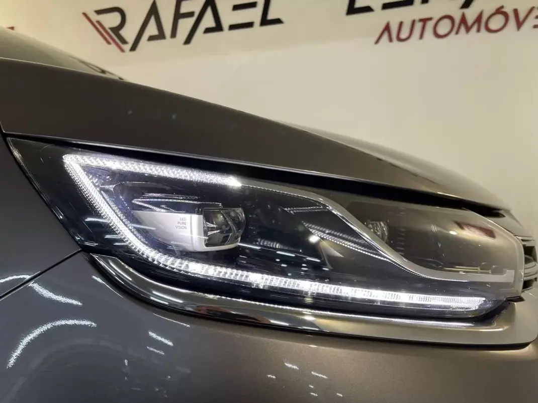 Renault Espace 2019 - 20750 EUR, 179000 km - AUTO.MOTO.pt - 179000km - foto 9 de 41