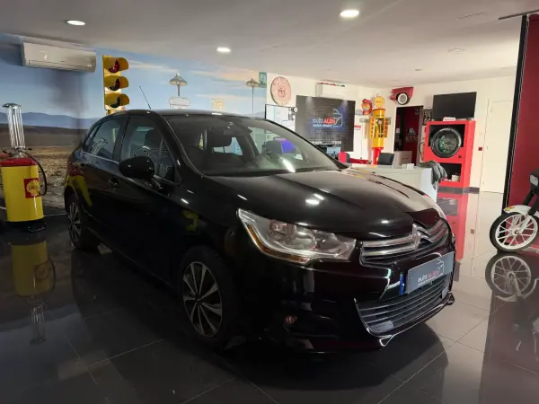 Citroën C4 2015 - 11950 EUR, 139224 km - AUTO.MOTO.pt - 139224km - foto 7 de 17