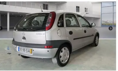 Opel Corsa 2000 - 1800 EUR, 179010 km - AUTO.MOTO.pt - 179010km - foto 3 de 10