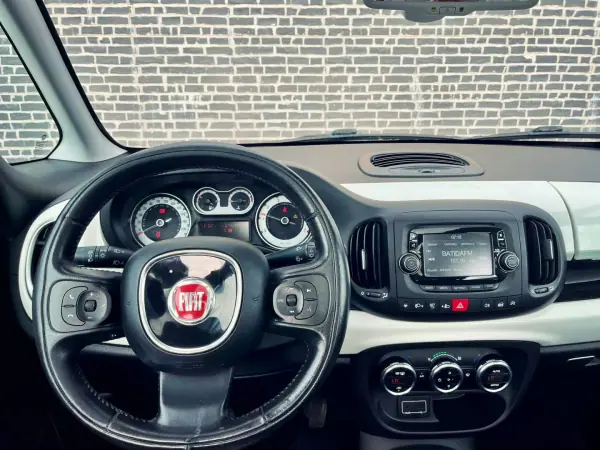 Fiat 500L 2016 - 10750 EUR, 138000 km - AUTO.MOTO.pt - 138000km - foto 11 de 16