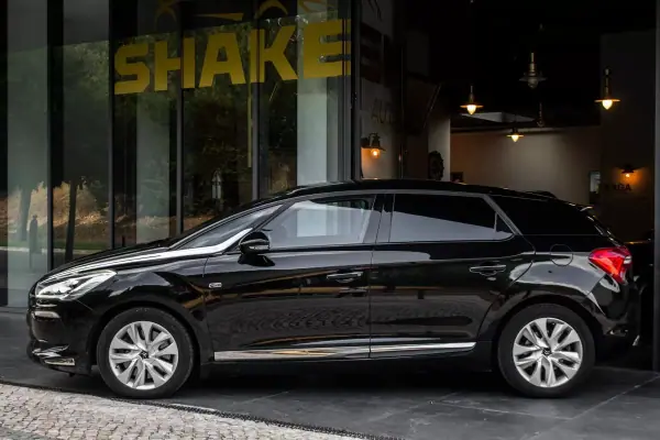 Citroën DS5 2013 - 8900 EUR, 242219 km - AUTO.MOTO.pt - 242219km - foto 2 de 38