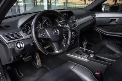 Mercedes-Benz E 250 2010 - 12990 EUR, 273813 km - 273813km - foto 20 de 36
