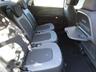 Citroën C4 Picasso 2017 - 13990 EUR, 169000 km - AUTO.MOTO.pt - 169000km - foto 31 de 45