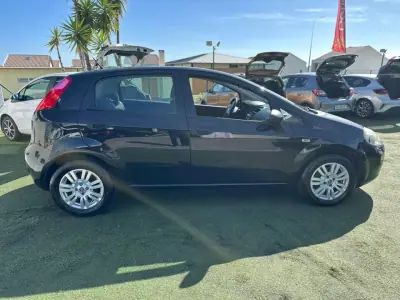 Fiat Punto 2018 - 10990 EUR, 83900 km - AUTO.MOTO.pt - 83900km - foto 9 de 20