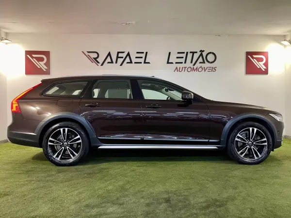 Volvo V90 Cross Country 2017 - 23500 EUR, 213000 km - AUTO.MOTO.pt - 213000km - foto 8 de 44