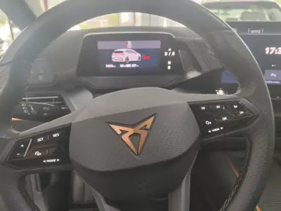 Cupra Born 2022 - 24900 EUR, 77000 km - AUTO.MOTO.pt - 77000km - foto 12 de 16