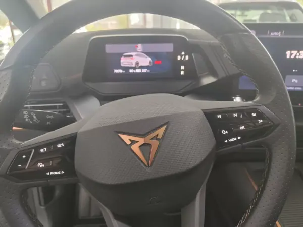 Cupra Born 2022 - 24900 EUR, 77000 km - AUTO.MOTO.pt - 77000km - foto 12 de 16