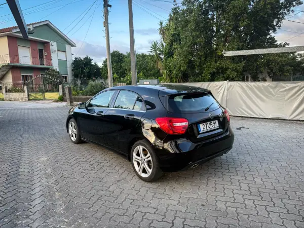 Mercedes-Benz A 180 2013 - 11500 EUR, 284000 km - AUTO.MOTO.pt - 284000km - foto 10 de 12