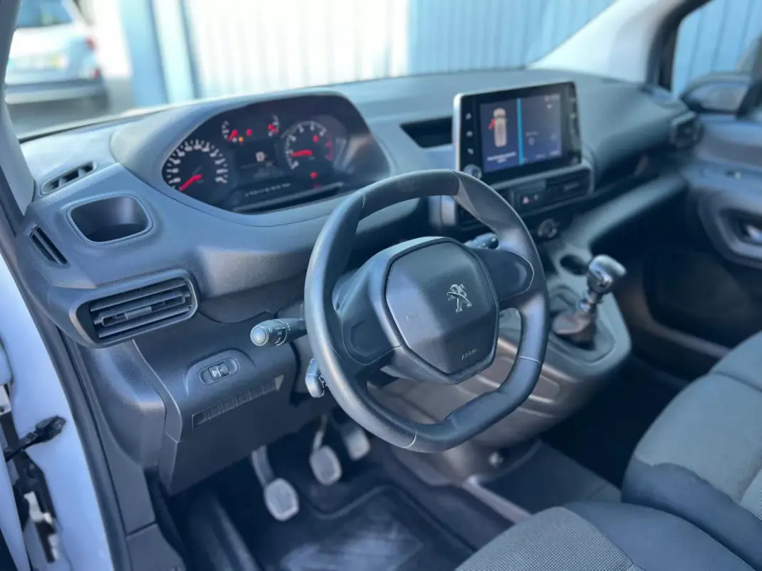 Peugeot PARTNER GIRAFON 2023 - 16500 EUR, 59653 km - AUTO.MOTO.pt - 59653km - foto 9 de 13