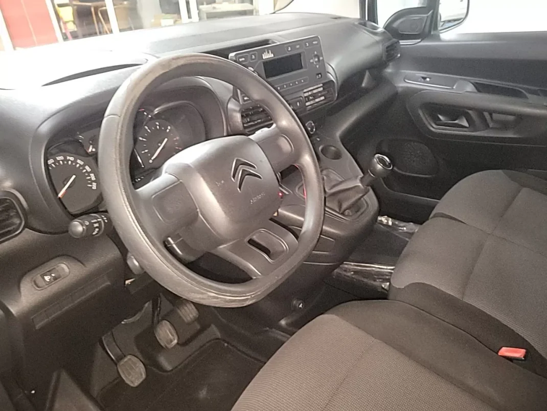 Citroën Berlingo 1.6 HDI Control 2019 - 11400 EUR, 82669 km - AUTO.MOTO.pt - 82669km - foto 8 de 21