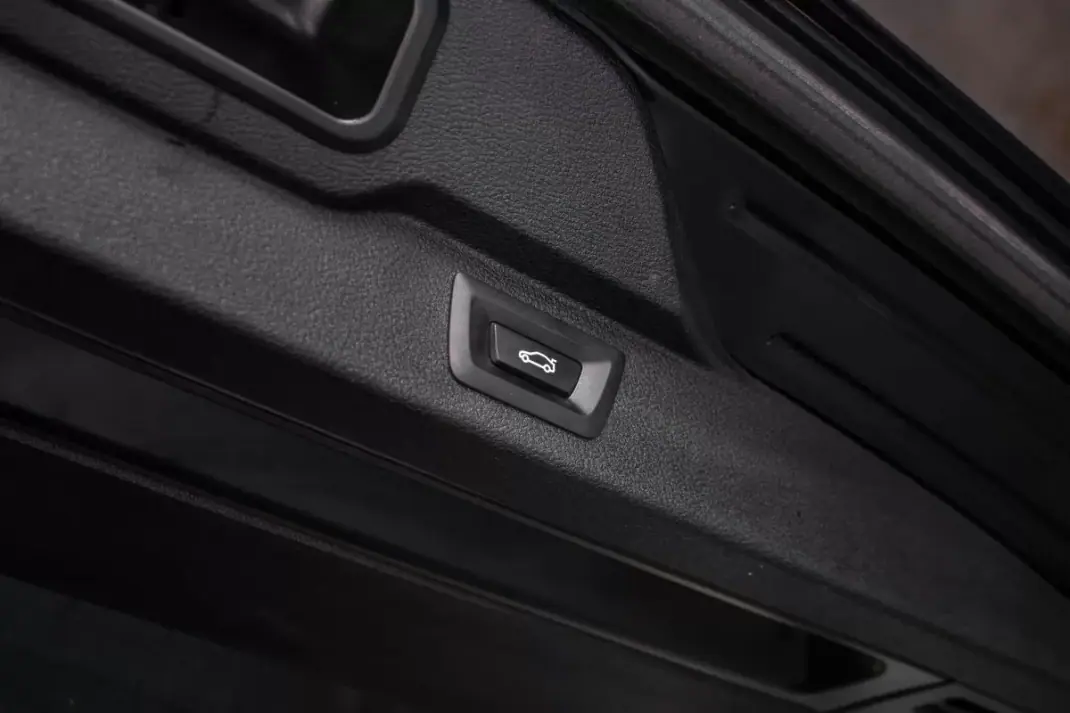 BMW X5 2015 - 27900 EUR, 170106 km - AUTO.MOTO.pt - 170106km - foto 33 de 44