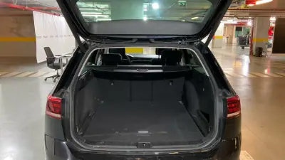 Volkswagen Passat Variant 2020 - 18999 EUR, 132121 km - AUTO.MOTO.pt - 132121km - foto 6 de 13