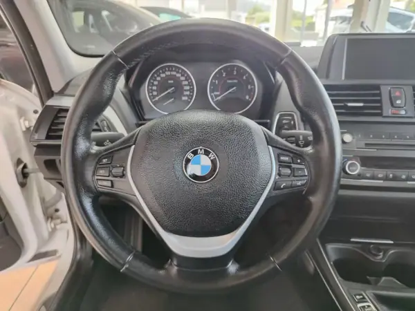 BMW 116 2013 - 10500 EUR, 215000 km - AUTO.MOTO.pt - 215000km - foto 25 de 33