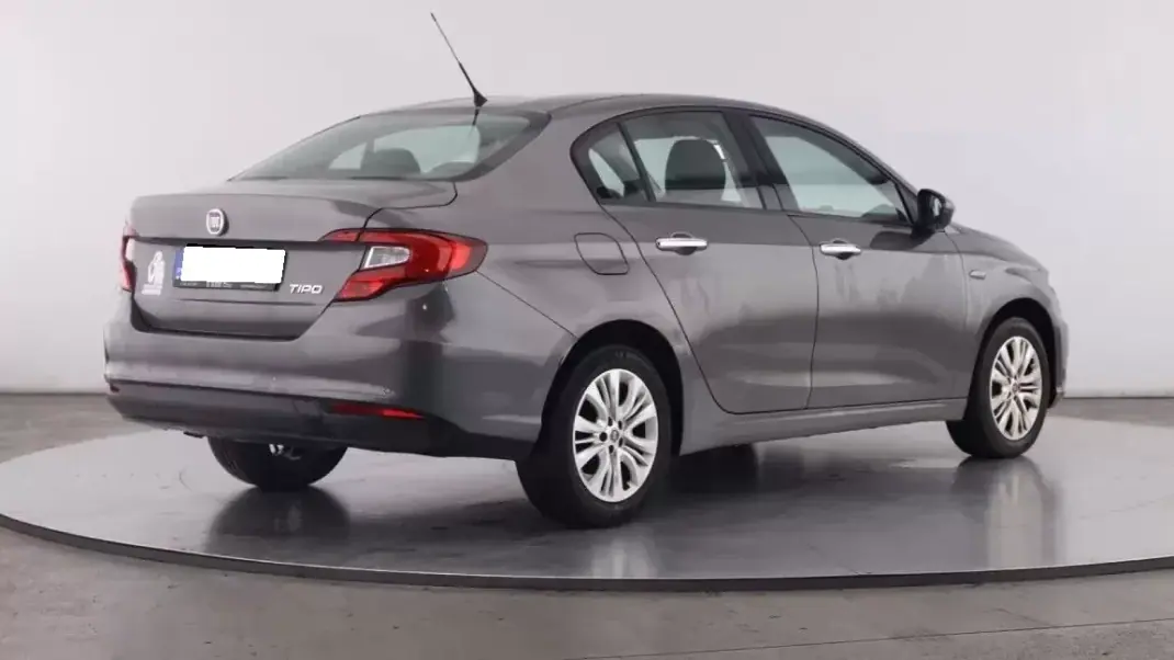 Fiat Tipo Sedan 2016 - 6999 EUR, 99000 km - AUTO.MOTO.pt - 99000km - foto 10 de 12