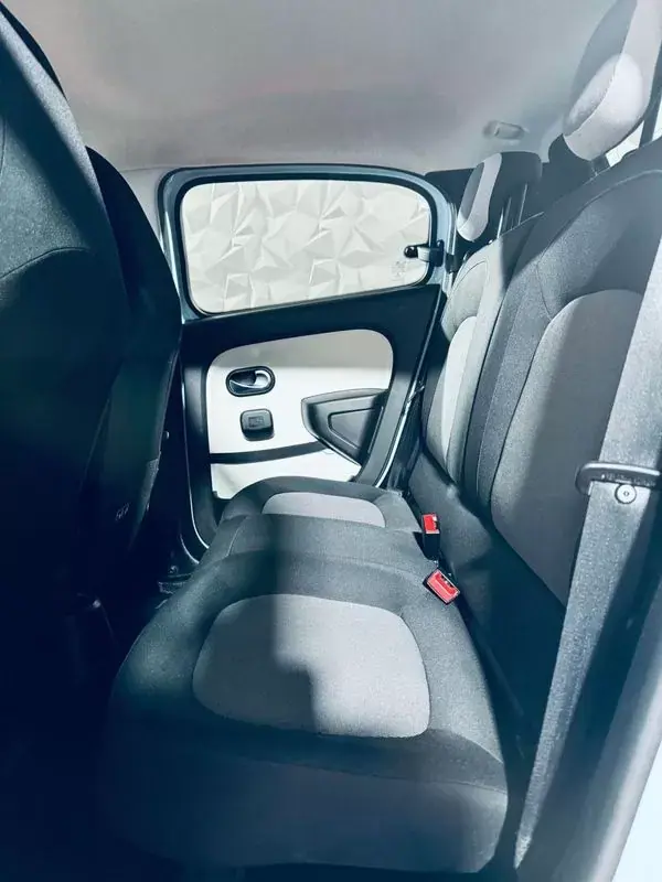 Renault Twingo 2020 - 12990 EUR, 73071 km - AUTO.MOTO.pt - 73071km - foto 26 de 28