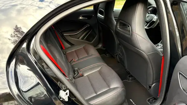 Mercedes-Benz A 45 AMG 2015 - 30500 EUR, 134000 km - AUTO.MOTO.pt - 134000km - foto 13 de 22