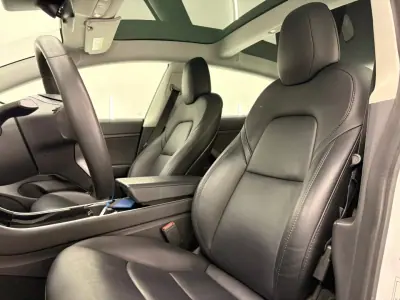 Tesla Model 3 2020 - 21500 EUR, 122000 km - AUTO.MOTO.pt - 122000km - foto 18 de 19