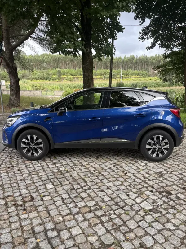 Renault Captur 2023 - 15450 EUR, 57000 km - 57000km - foto 4 de 20