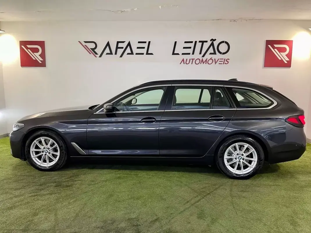 BMW 520 2023 - 33750 EUR, 83000 km - AUTO.MOTO.pt - 83000km - foto 9 de 36