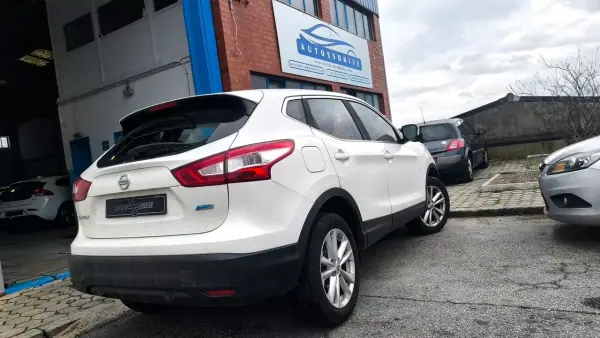 Nissan Qashqai 2015 - 11500 EUR, 190000 km - AUTO.MOTO.pt - 190000km - foto 19 de 21