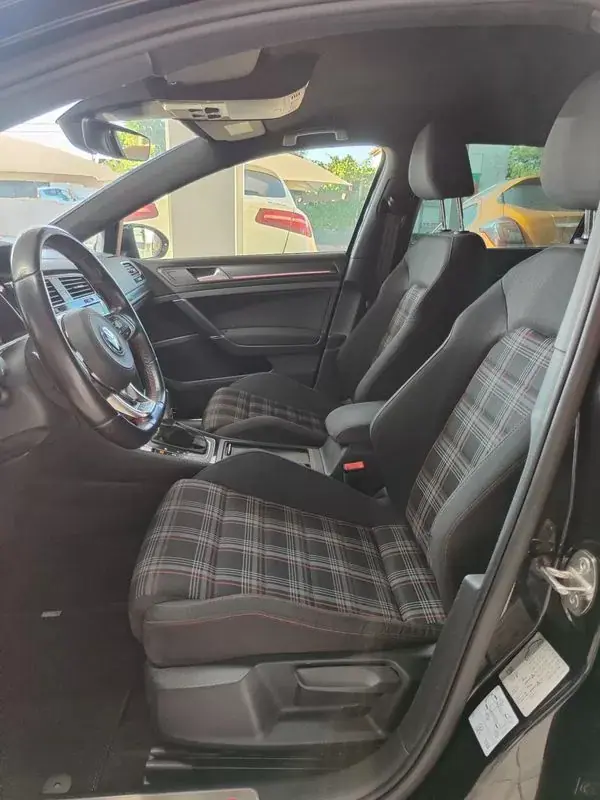 Volkswagen Golf 2018 - 26750 EUR, 99000 km - AUTO.MOTO.pt - 99000km - foto 13 de 39