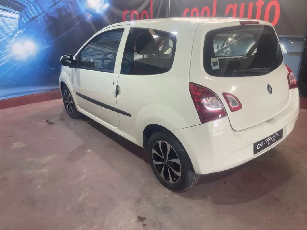 Renault Twingo 2012 - 6499 EUR, 72000 km - AUTO.MOTO.pt - 72000km - foto 13 de 26