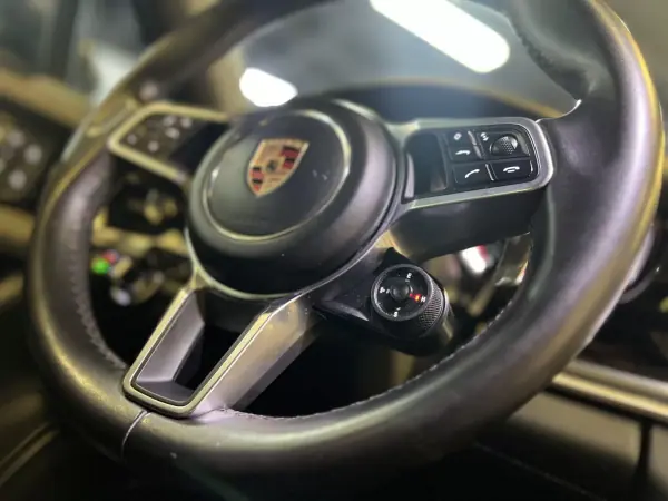 Porsche Panamera Sport Turismo 2020 - 74990 EUR, 120000 km - AUTO.MOTO.pt - 120000km - foto 44 de 56