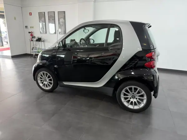 Smart Fortwo Cabrio 2009 - 6750 EUR, 140000 km - AUTO.MOTO.pt - 140000km - foto 4 de 10