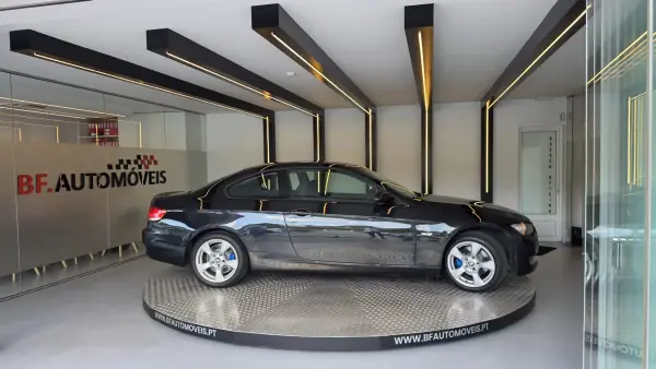 BMW 320 2007 - 10900 EUR, 279640 km - AUTO.MOTO.pt - 279640km - foto 8 de 56