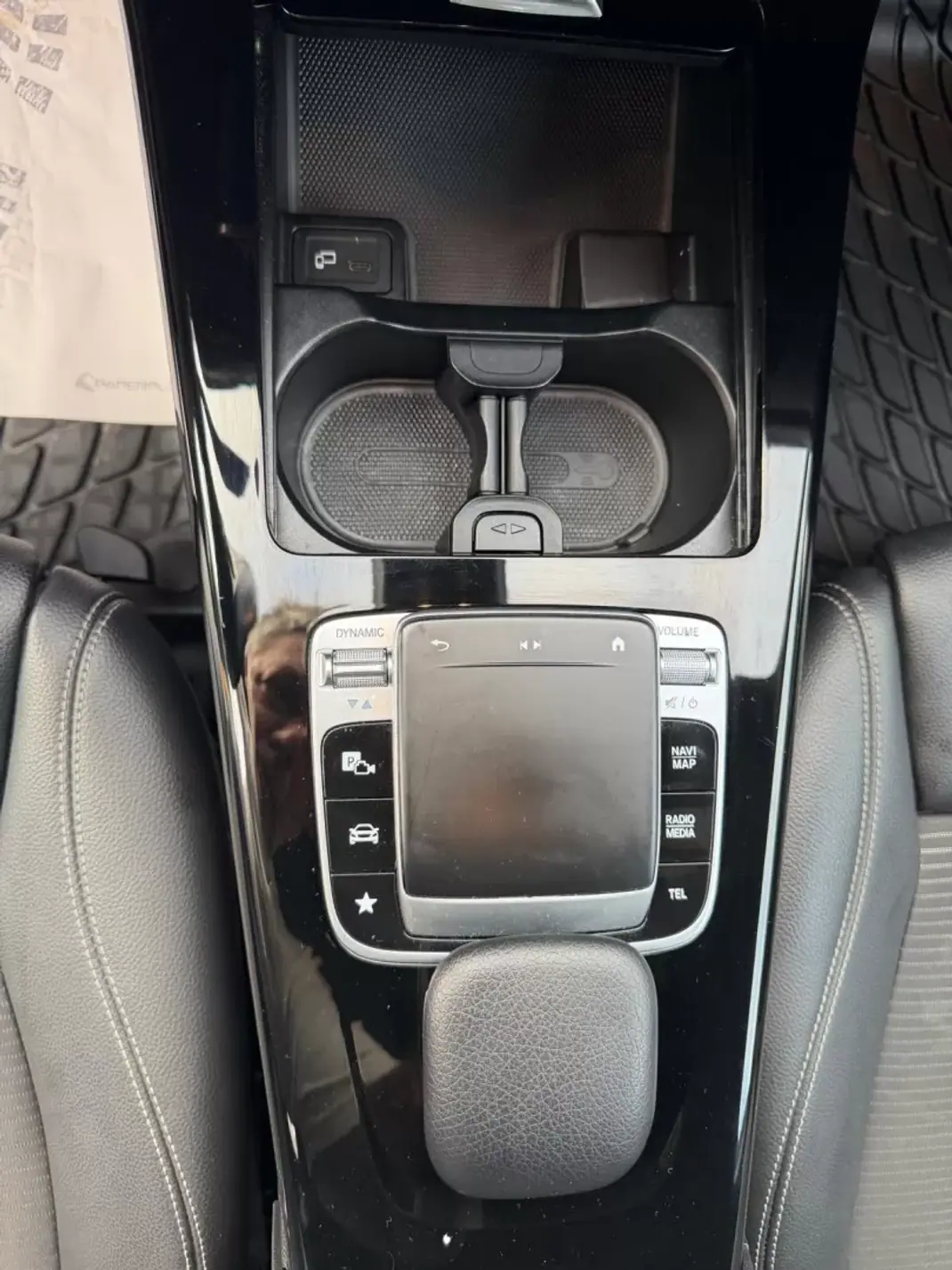 Mercedes-Benz A 180 2019 - 24950 EUR, 116000 km - AUTO.MOTO.pt - 116000km - foto 26 de 34