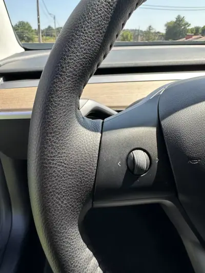 Tesla Model 3 2019 - 21900 EUR, 86000 km - AUTO.MOTO.pt - 86000km - foto 40 de 64