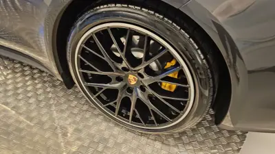 Porsche Panamera Sport Turismo 2018 - 71900 EUR, 135500 km - AUTO.MOTO.pt - 135500km - foto 27 de 49