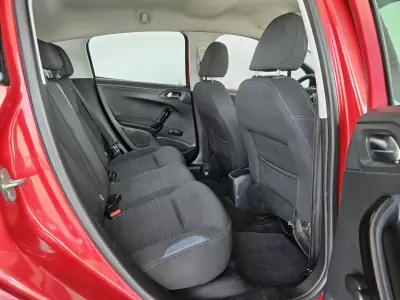 Peugeot 208 2014 - 6950 EUR, 167000 km - 167000km - foto 5 de 8